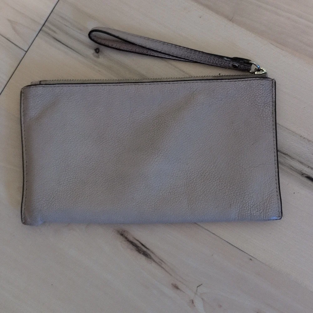 MICHAEL KORS WRISTLET BAG